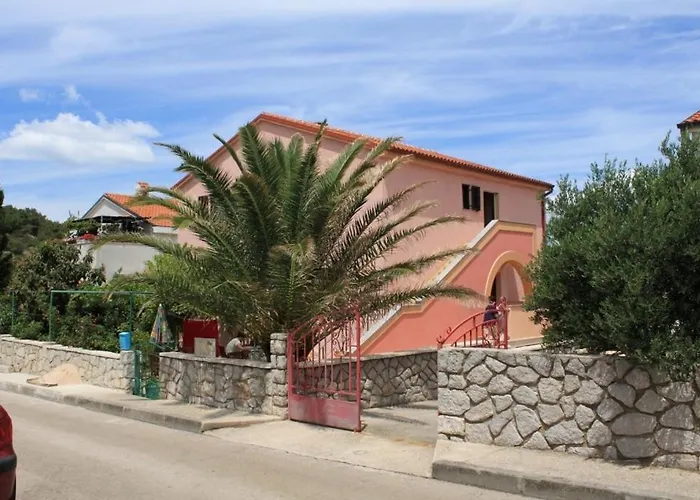 Apartment By The Sea *