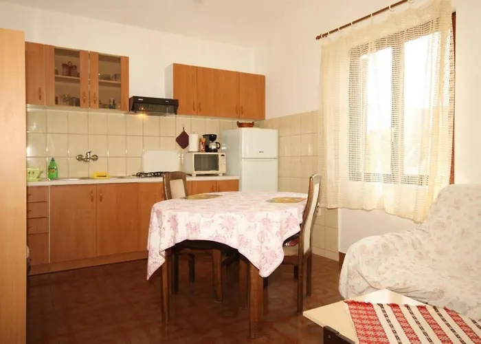 Apartment By The Sea Mali Lošinj