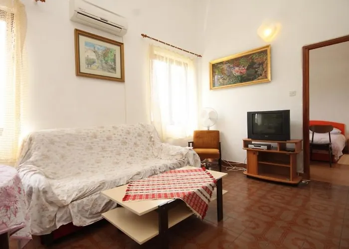 By The Sea Apartment *
