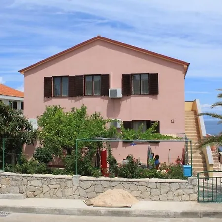 Apartmán By The Sea *