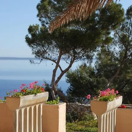 By The Sea Apartman