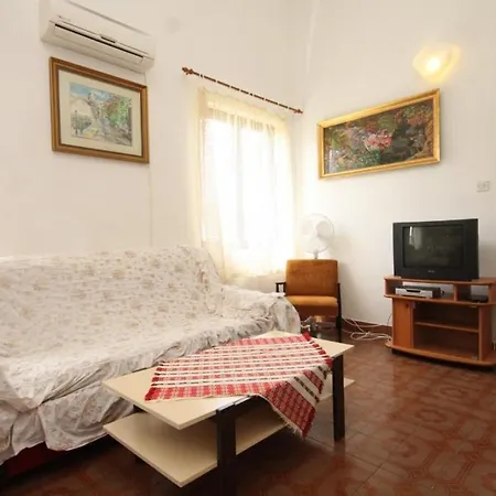 By The Sea Apartman *